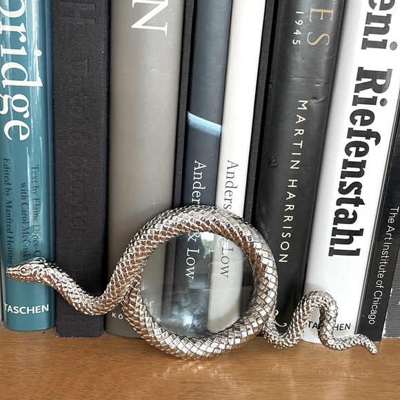 NIB L’OBJET Platinum Plated Snake magnifying glass - gorgeous decor item - Picture 6 of 7